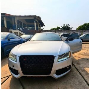 Audi S4 2012 V8 Biturbo Full Options - Intérieur Cuir - 12 Millions XOF - Cotonou