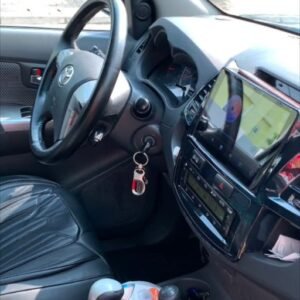 Location Toyota Hilux Blanche – 60.000 F/ Jour – Chauffeur dédié – Moteur Diesel – 5 Places – Tarif Dégressif